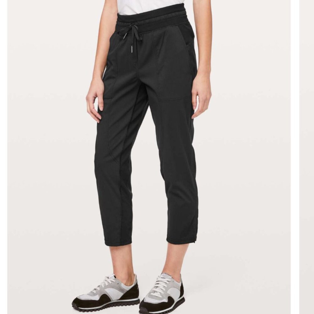 Lululemon Dance Studio Crop *25"